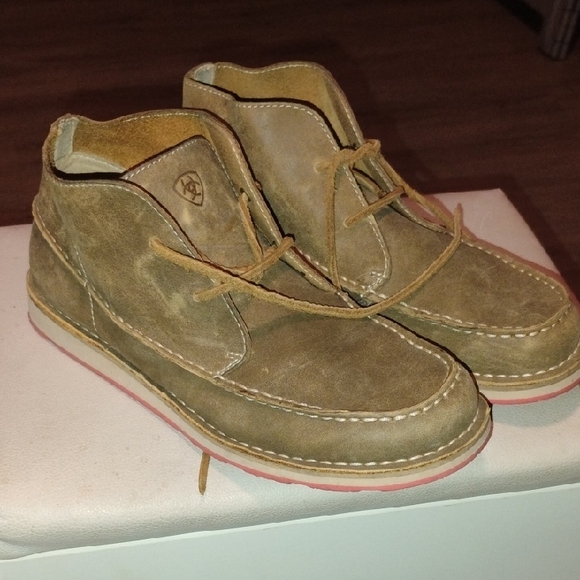 Ariat Cruiser Tan Chukka Boots Women's Size 8.5B - Picture 1 of 9
